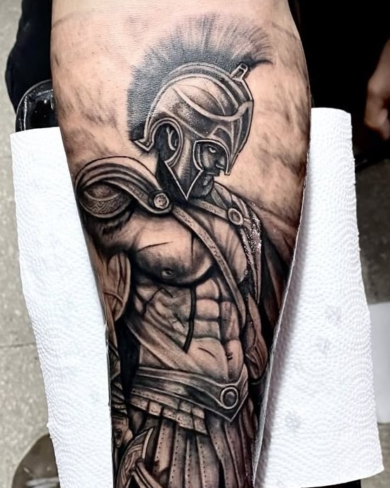 Guerrero espartano, cover up en el antebrazo
